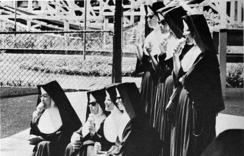 Nons at the Hot Rods, 1976