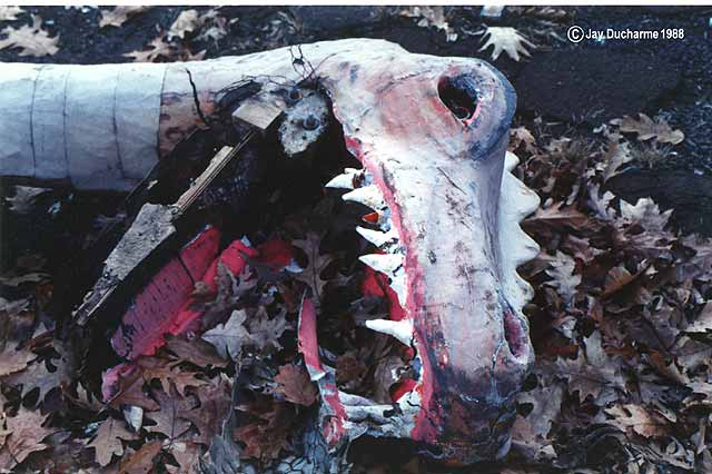 Dead dino, 1989